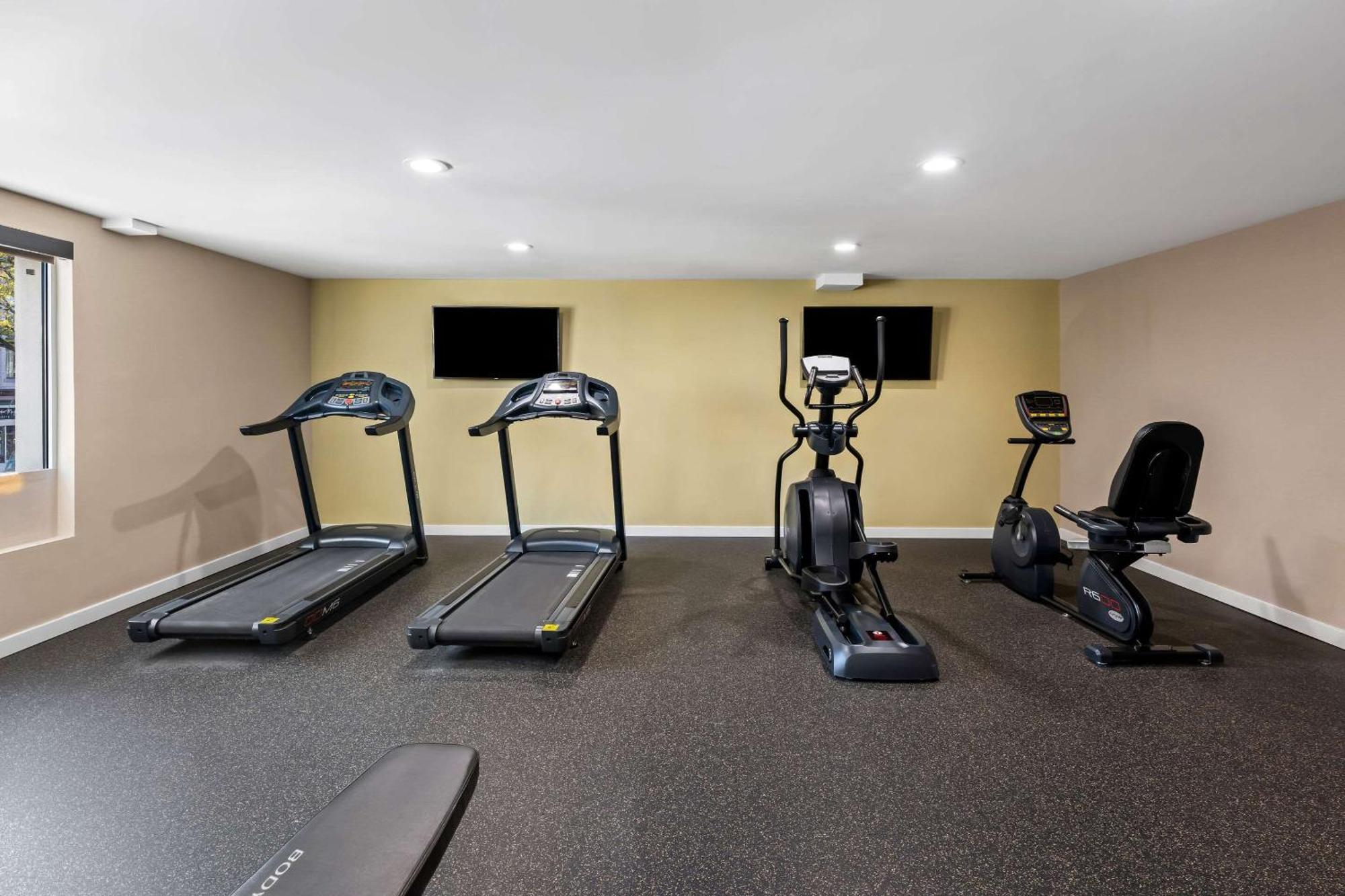 The Penn Stroud, Stroudsburg - Poconos, Ascend Hotel Collection מראה חיצוני תמונה